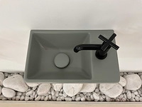 Villeroy&boch avento fontein met dornbracht kraan - afbeelding 2 van  6