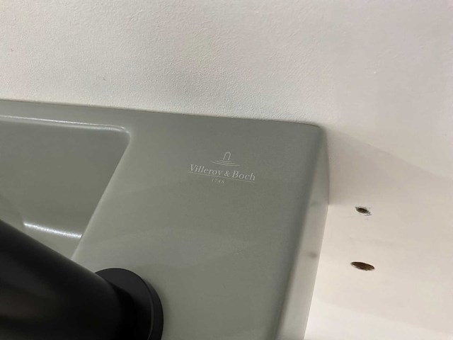 Villeroy&boch avento fontein met dornbracht kraan - afbeelding 4 van  6