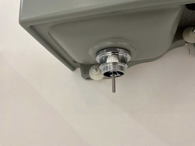 Villeroy&boch avento fontein met dornbracht kraan - afbeelding 5 van  6