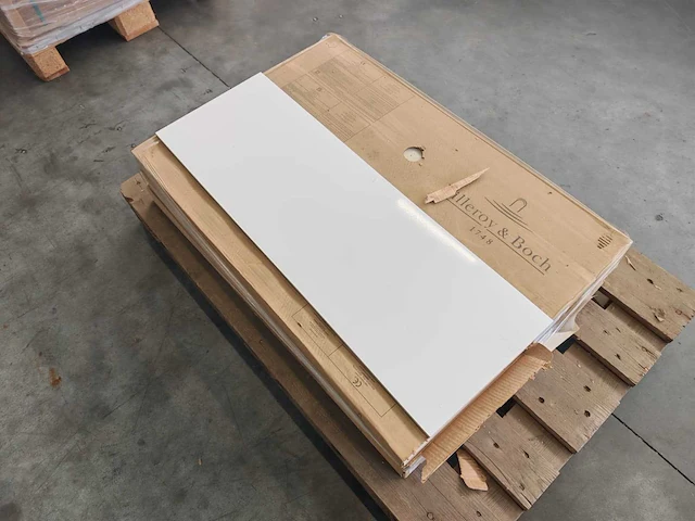 Villeroy&boch glans wit wandtegel 30x90 cm 8,1 m² - afbeelding 2 van  8