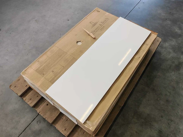 Villeroy&boch glans wit wandtegel 30x90 cm 8,1 m² - afbeelding 4 van  8