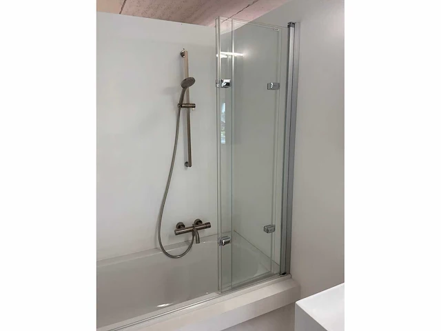 Villeroy&boch libra bad met gessi mengkraan - afbeelding 2 van  8