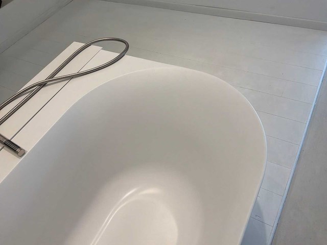Villeroy&boch loop&friends bad met dornbracht handdouche - afbeelding 3 van  12