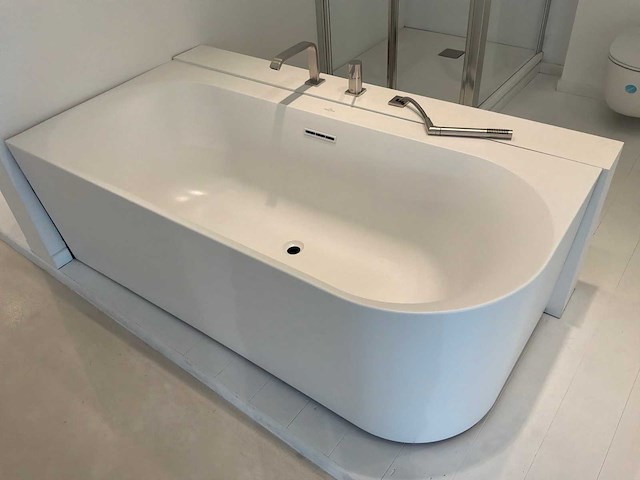 Villeroy&boch loop&friends bad met dornbracht handdouche - afbeelding 1 van  12