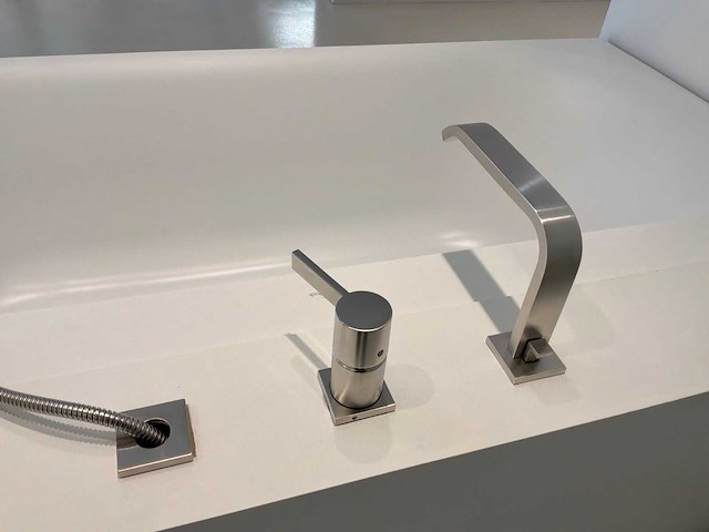 Villeroy&boch loop&friends bad met dornbracht handdouche - afbeelding 7 van  12
