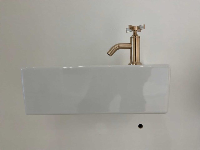 Villeroy&boch memento fontein met dornbracht kraan - afbeelding 2 van  5
