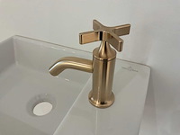 Villeroy&boch memento fontein met dornbracht kraan - afbeelding 3 van  5