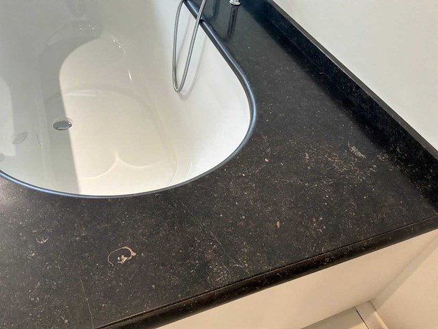 Villeroy&boch oberon bad met axor mengkraan - afbeelding 7 van  16