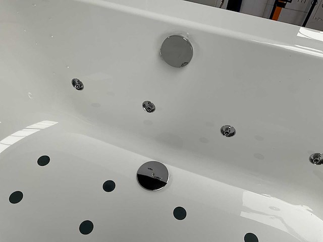 Villeroy&boch oberon whirlpool bad - afbeelding 13 van  15
