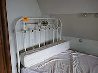 Vintage 2-personen bed met nieuwe matras - afbeelding 2 van  4