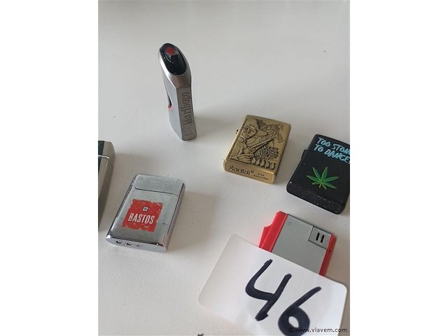 Vintage aanstekers. 8 stuks - afbeelding 3 van  4