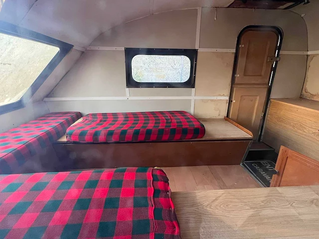 Vintage aeq caravan - afbeelding 6 van  6