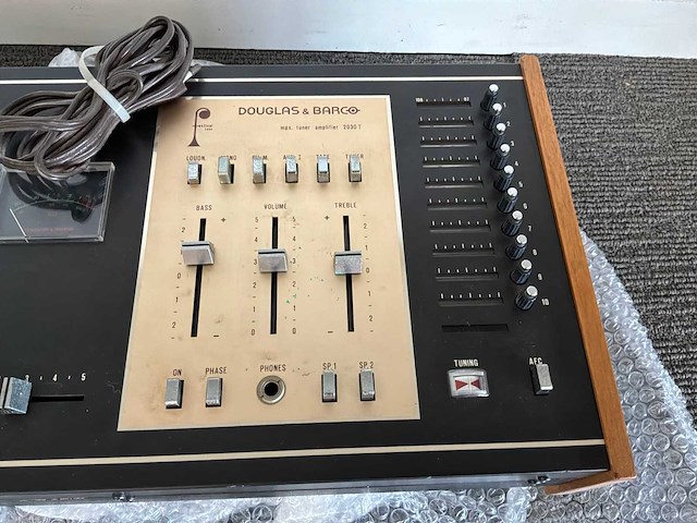 Vintage amplifier - afbeelding 3 van  3