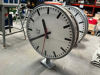 Vintage analoge station klok - afbeelding 1 van  4
