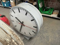 Vintage analoge station klok - afbeelding 2 van  4