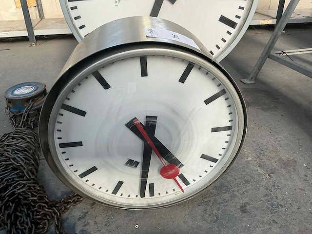 Vintage analoge station klok - afbeelding 1 van  2