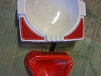 Vintage asbakken 2 x dubonnet keramiek en glas - afbeelding 10 van  10