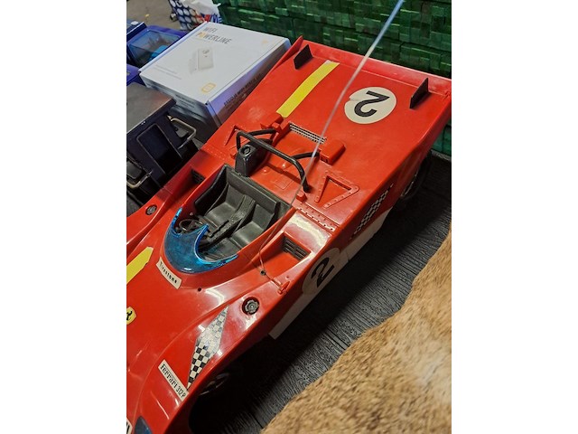 Vintage auto ferrari met afstandbediening - afbeelding 3 van  3