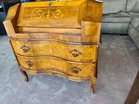 Vintage barokke secretaire ladekast uitgevoerd in rococo stijl met klep en 2 laden (met inhoud kaarsen) - afbeelding 3 van  9