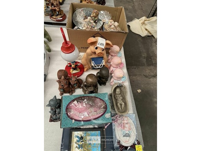 Vintage beeldjes, poppen en lamp - afbeelding 4 van  4