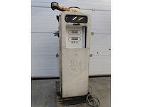 Vintage benzinepomp - afbeelding 1 van  9