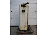 Vintage benzinepomp - afbeelding 4 van  9