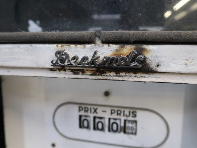 Vintage benzinepomp - afbeelding 7 van  9