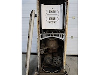 Vintage benzinepomp - afbeelding 8 van  9