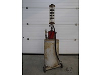 Vintage benzinepomp - afbeelding 3 van  5
