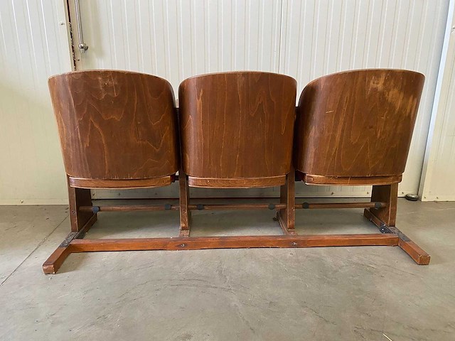 Vintage bioscoopstoelen - afbeelding 3 van  4