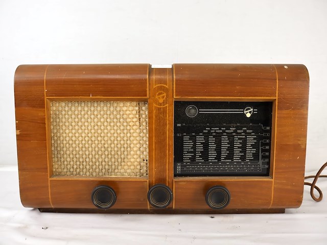 Vintage blauwpunkt buizenradio - afbeelding 1 van  7