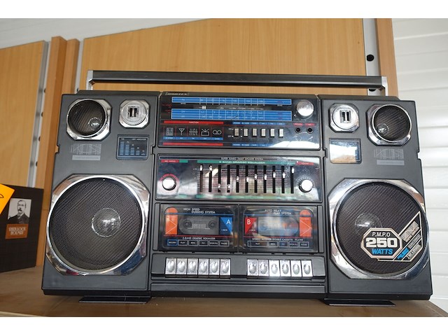 Vintage boombox hortex - afbeelding 1 van  4