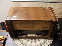Vintage buizenradio - afbeelding 2 van  7