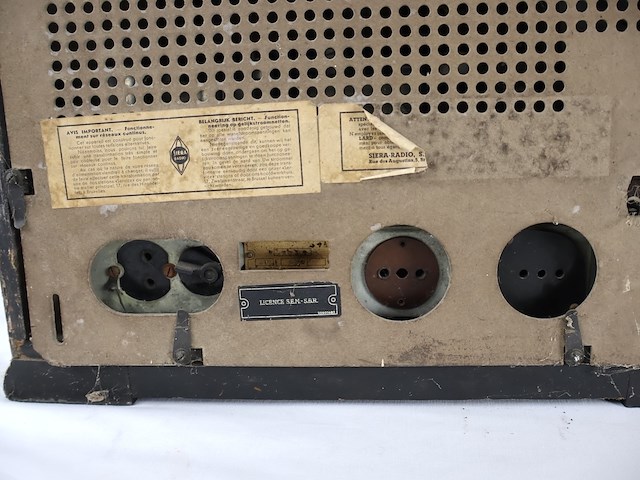 Vintage buizenradio - afbeelding 5 van  5