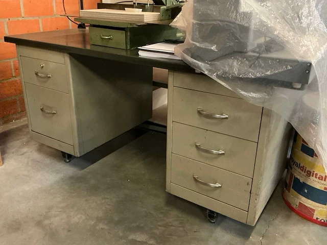 Vintage bureau - afbeelding 1 van  4