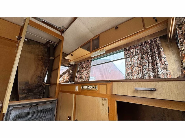 Vintage caravan – jaar 1973 - afbeelding 14 van  22