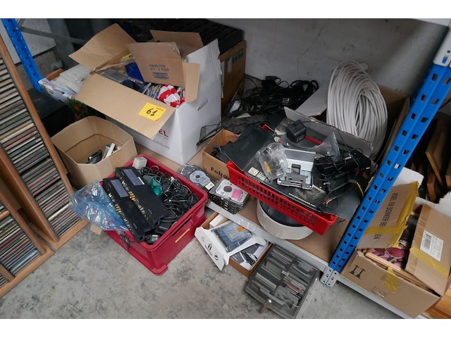 Vintage computermateriaal - afbeelding 1 van  10