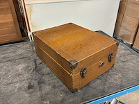 Vintage draagbare grammofoon - afbeelding 3 van  19