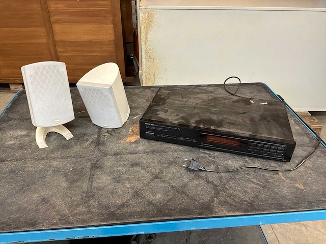 Vintage draagbare grammofoon - afbeelding 7 van  19