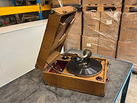Vintage draagbare grammofoon - afbeelding 12 van  19