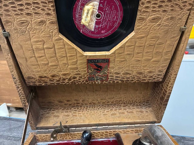 Vintage draagbare grammofoon - afbeelding 16 van  19