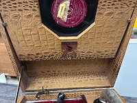 Vintage draagbare grammofoon - afbeelding 16 van  19