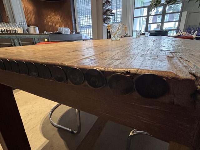 Vintage eetafel met 8 designstoelen - afbeelding 6 van  11