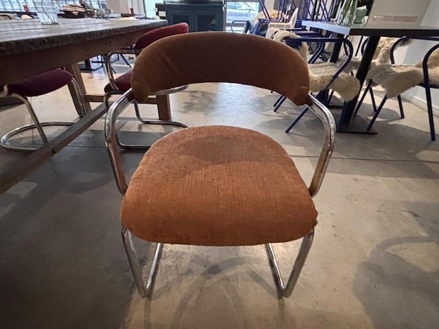 Vintage eetafel met 8 designstoelen - afbeelding 11 van  11