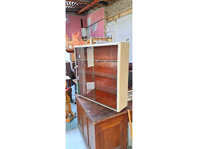 Vintage etalage wandkast - afbeelding 2 van  2