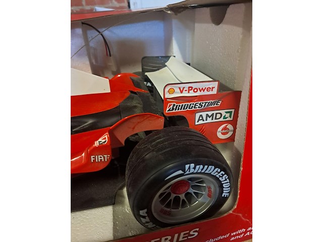 Vintage ferrari formule 1 met afstandsbediening in doos origineel schaal 1 op 7 - afbeelding 7 van  7