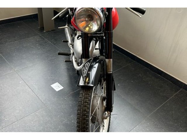 Vintage gilera motorfiets exclusief - afbeelding 9 van  16