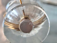 Vintage glazen presenteerschaal met verzilverde handgreep, verzilverde menageset, glazen karaf met verzilverde bovenkant en handvat, set van 11 glazen onderzetters in opbergdoos, vintage swarovski crystal memories secrets beeldjes w.o.: - afbeelding 8 van  8