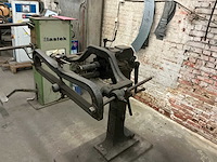 Vintage handbediende bordeermachine - afbeelding 3 van  4