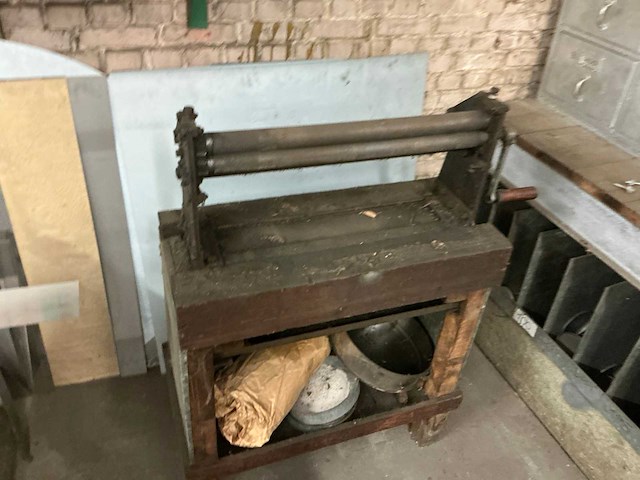 Vintage handbediende plaatwals - afbeelding 3 van  8